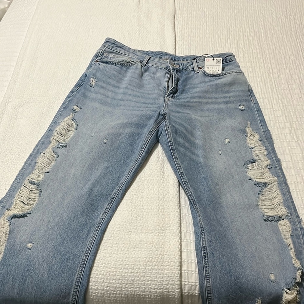 Zara brand new Mid rise wide leg ripped jeans